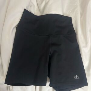 ALO Yoga Women's Black Bike Shorts